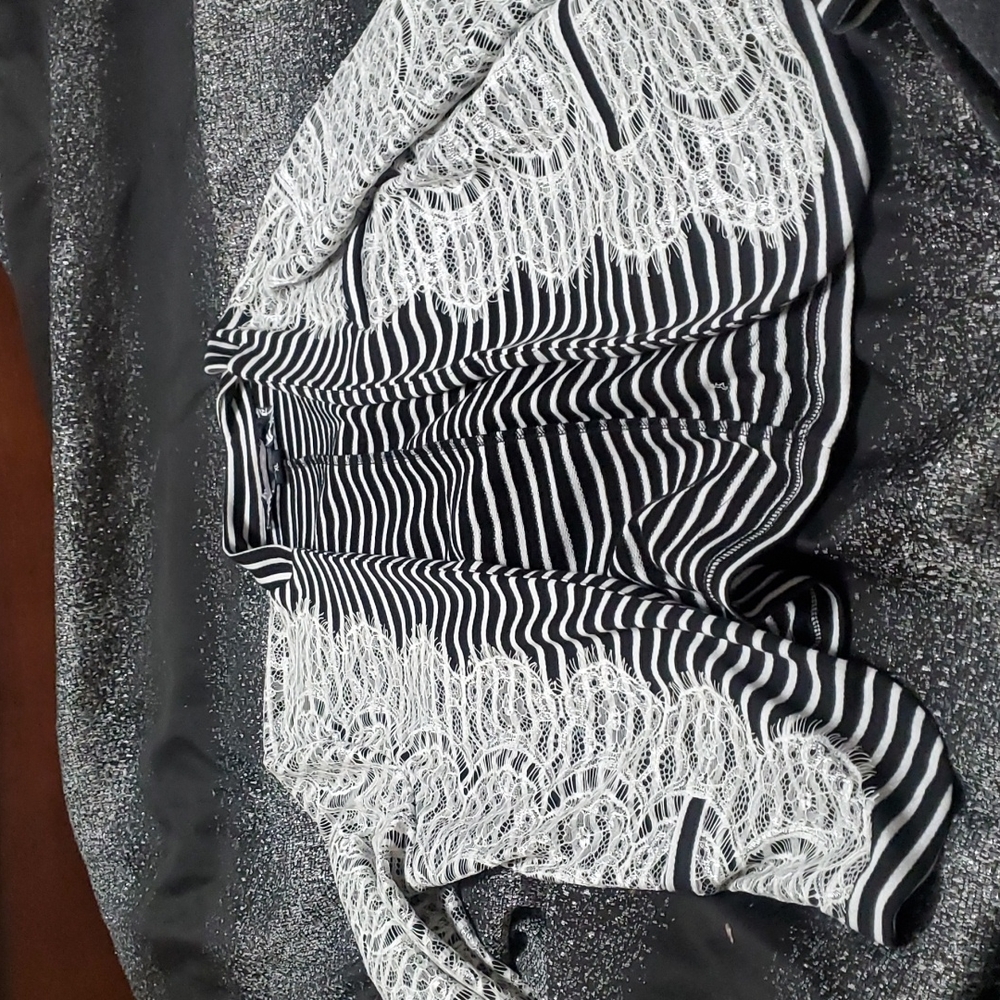 buckle Day trip sweater top